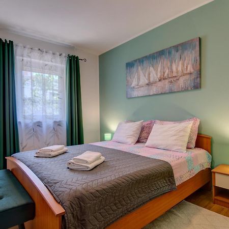 Apartments Babic Fazana Bagian luar foto