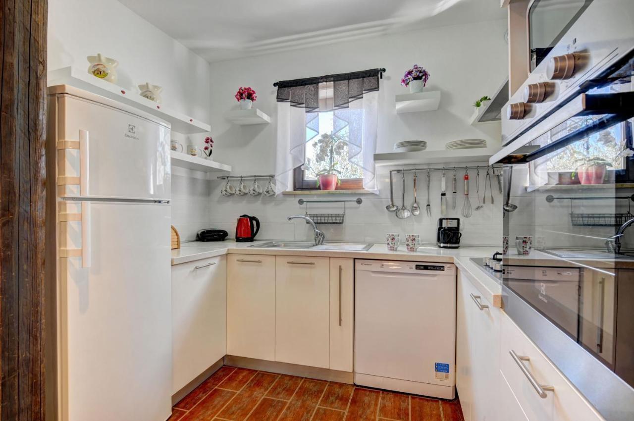 Apartments Babic Fazana Bagian luar foto
