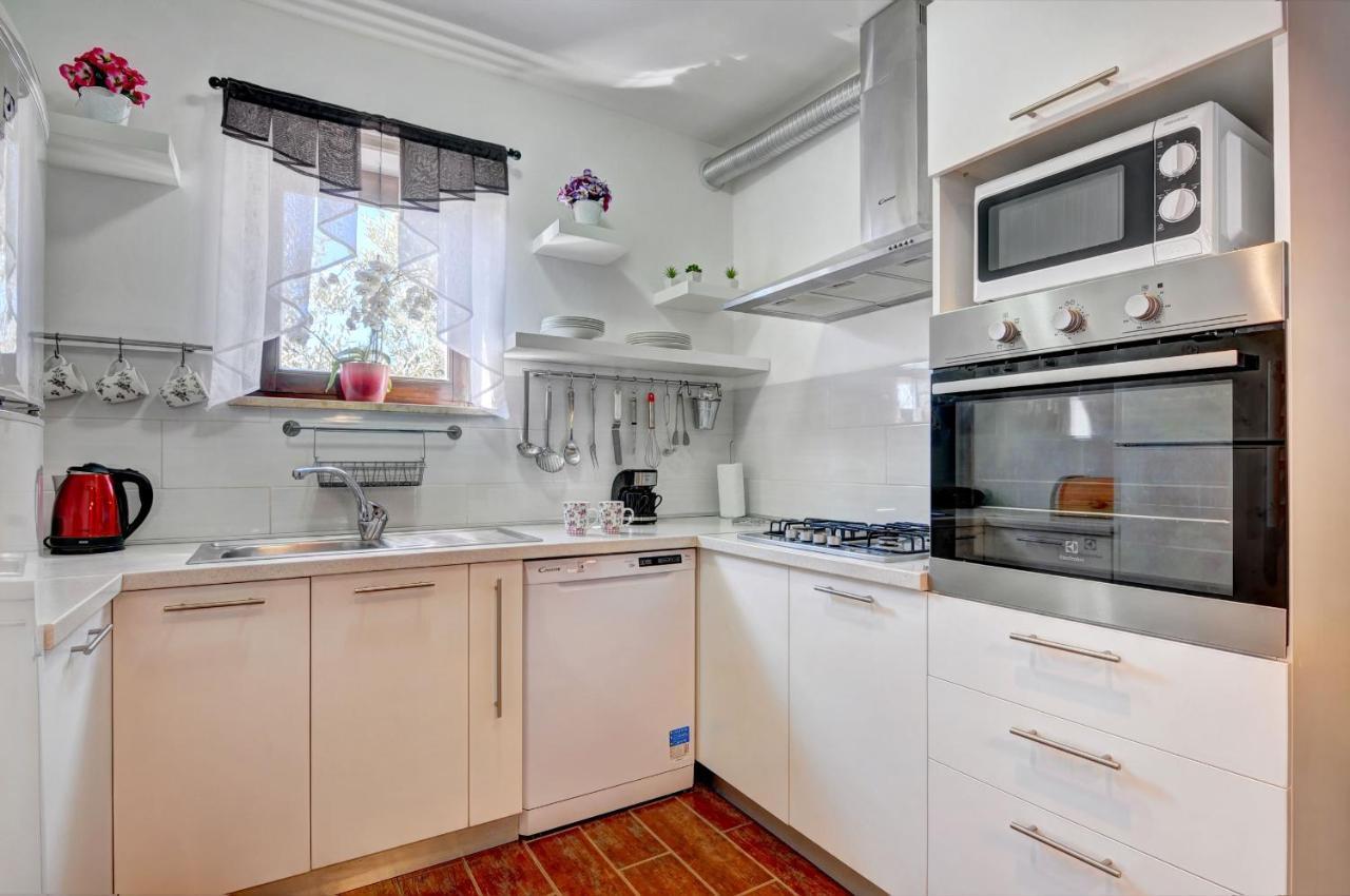 Apartments Babic Fazana Bagian luar foto
