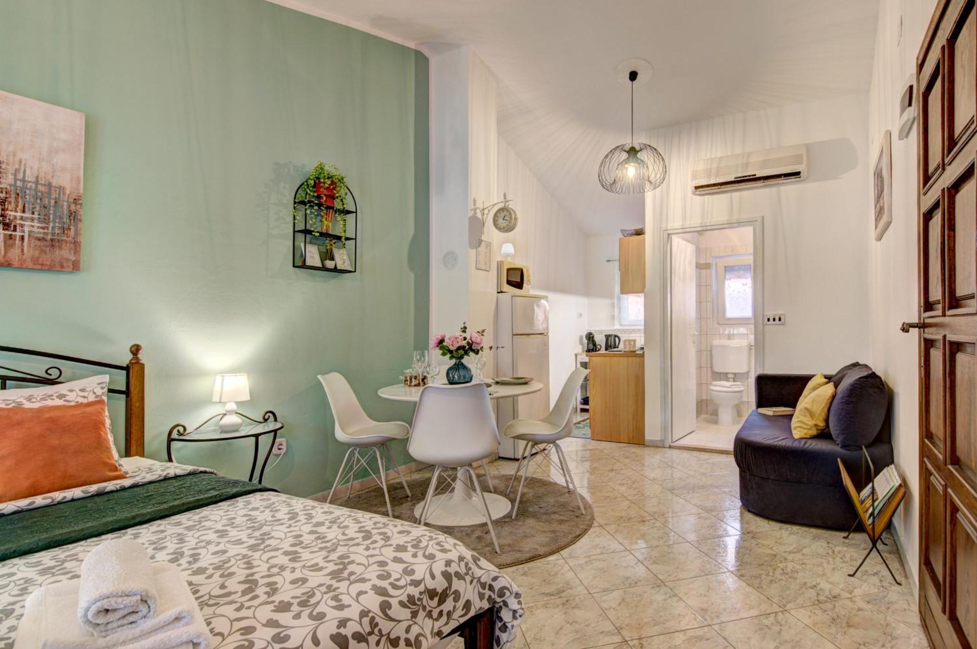 Apartments Babic Fazana Bagian luar foto