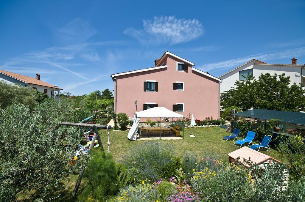Apartments Babic Fazana Bagian luar foto